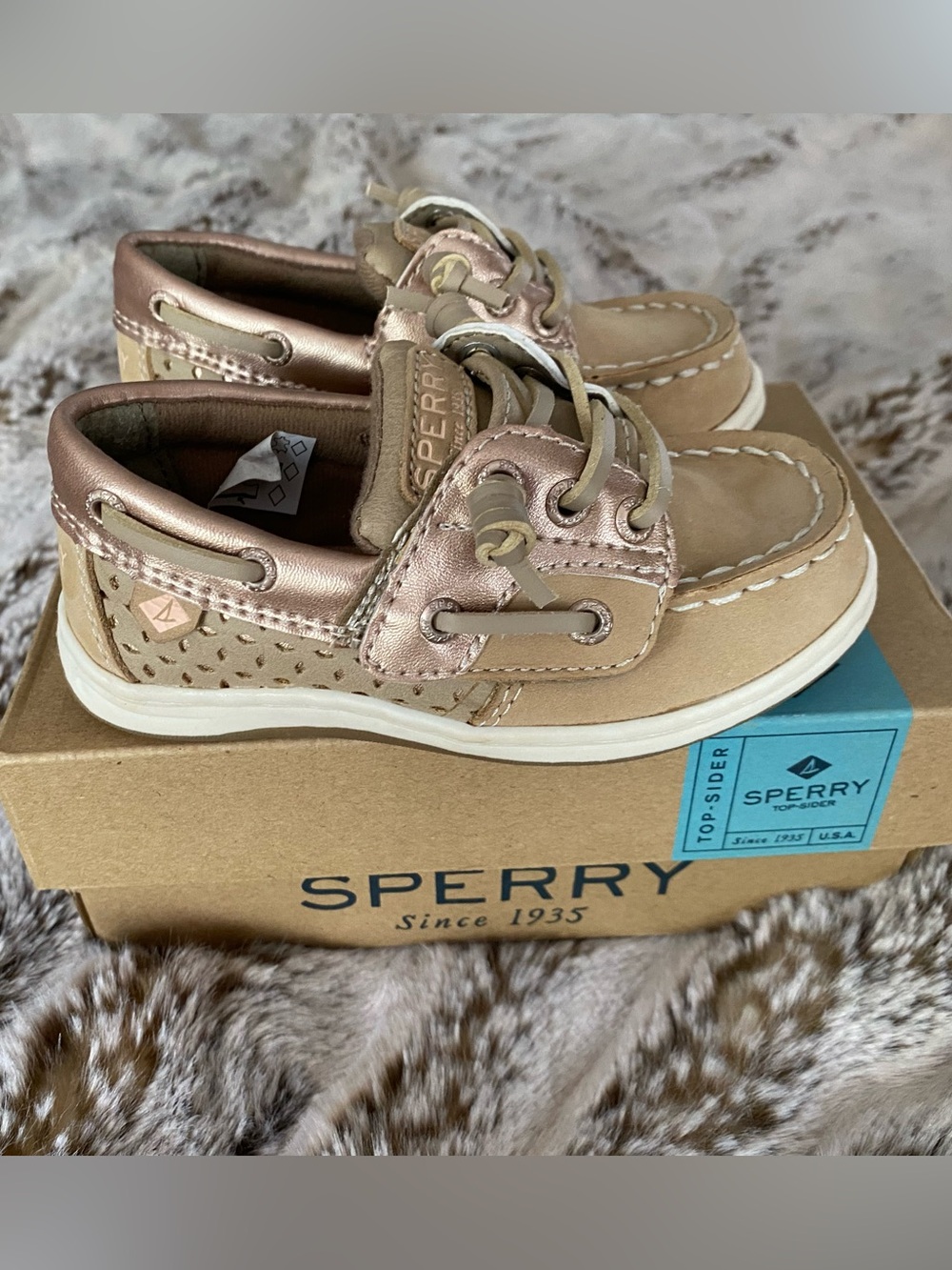 Sperry Metallic Rose-Tone Slip-On Shoe Girls Size 7.5 but more like 6 NWOT